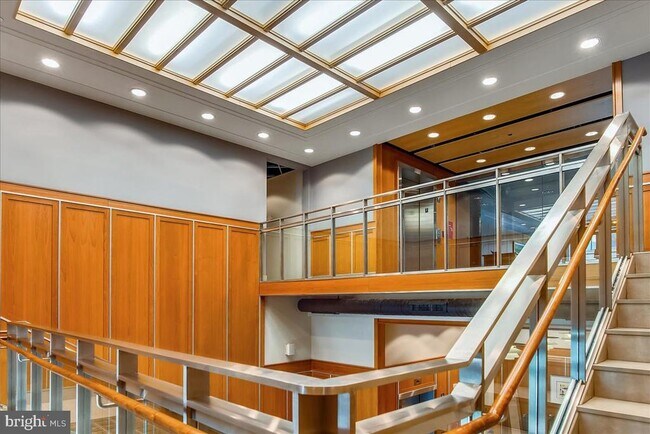 Building Photo - 1133 14th St NW