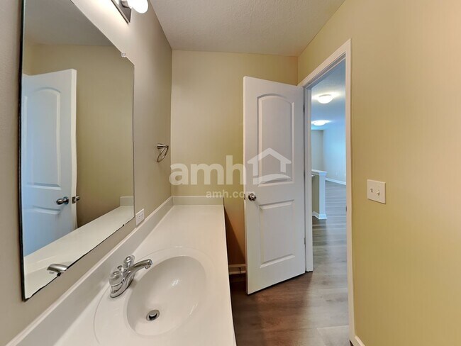 Building Photo - 9073 Bunker Hill Way