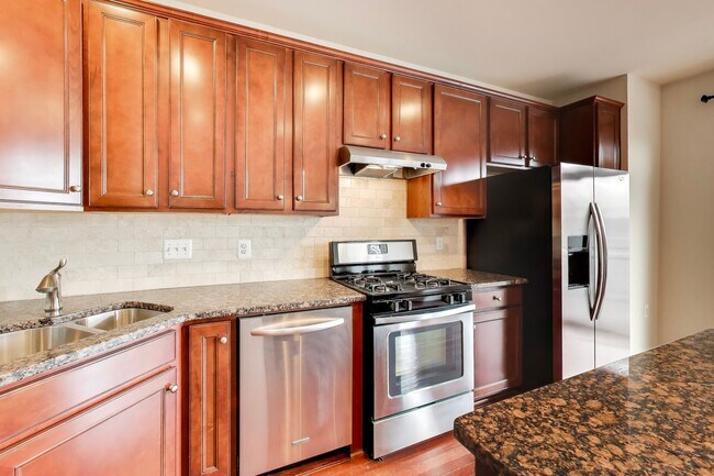 Building Photo - Beautiful Garage Townhouse in Poplar Run - Minutes to Glenmont METRO & I-200!