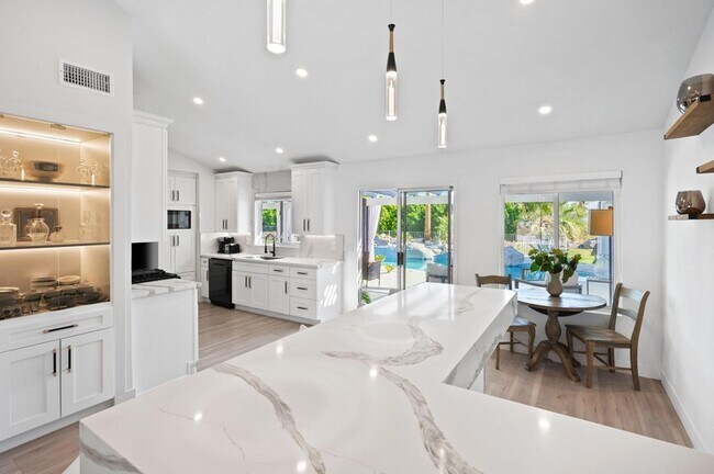 Building Photo - 2380 N Leonard Rd