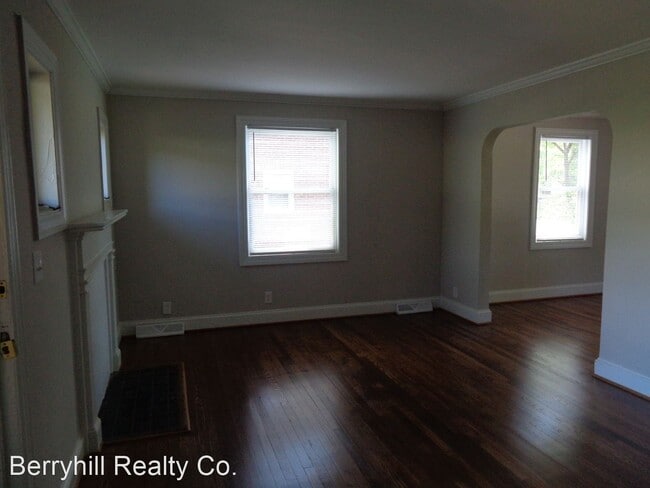 Building Photo - 2 br, 1 bath House - 3900 Admiral Ave.