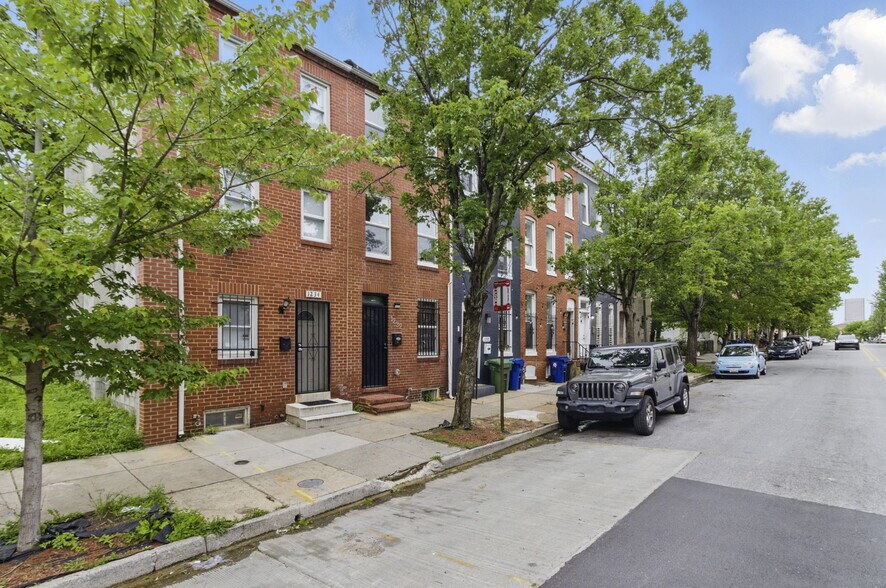 Building Photo - 1232 W Lombard St