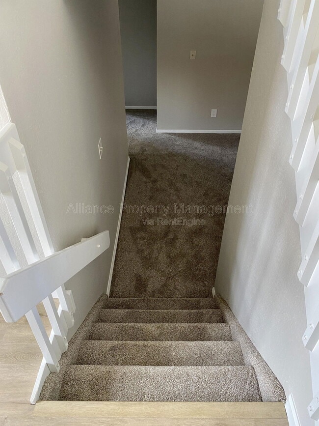 Building Photo - 5945 Breeze Ct