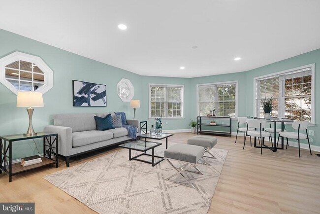 Building Photo - 10429 Headly Ct