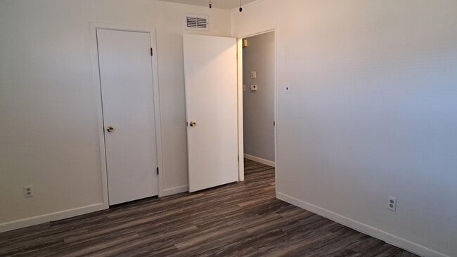 Building Photo - 3404 Elkhart Ave