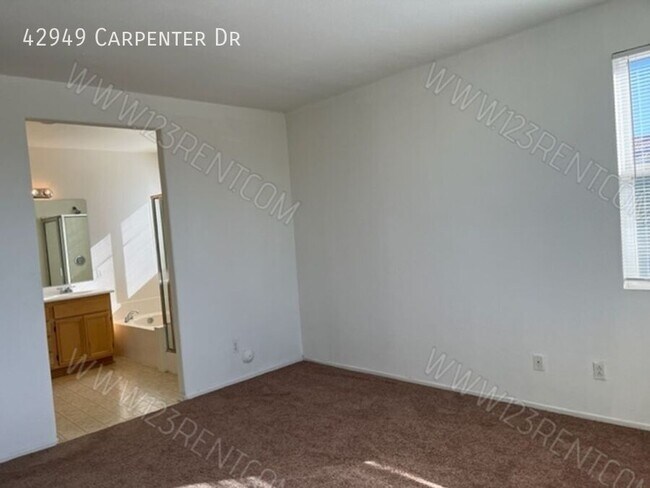 Building Photo - 42949 Carpenter Dr