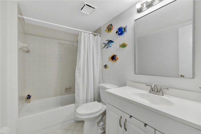 Building Photo - 355 S Ocean Dr