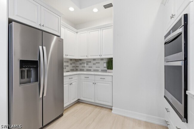 Building Photo - 10731 Mirasol Dr