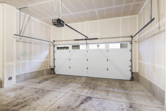 Building Photo - 18514 Meridian Ave N