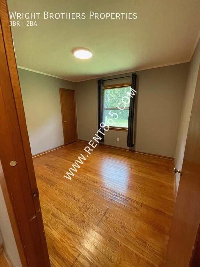 Building Photo - 4709 Lonas Dr