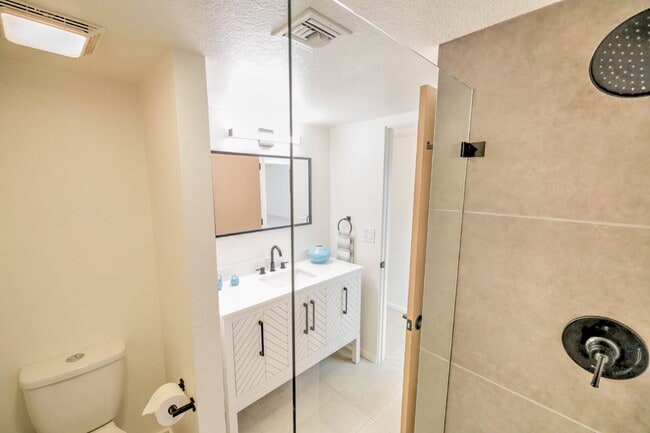 Building Photo - FALL SPECIAL—NOW $1,695 PER MONTH!
