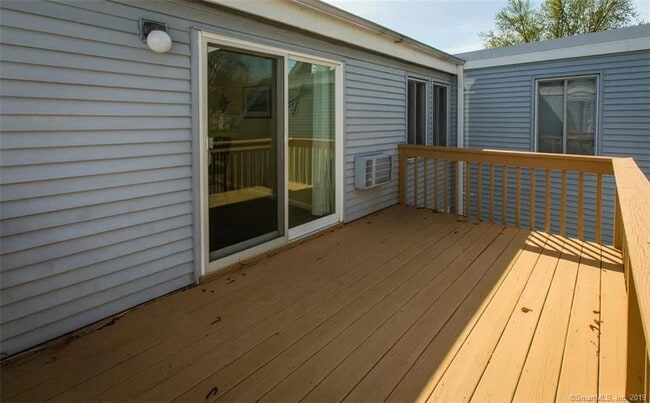 Building Photo - 31 Cinnamon Spring