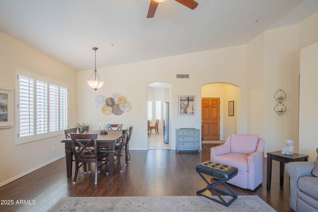 Building Photo - 9264 E Blanche Dr