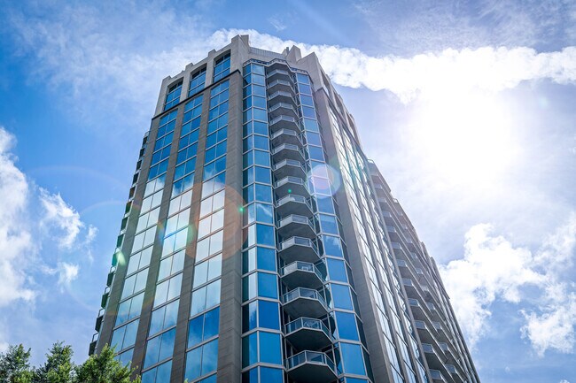 Building Photo - 2795 Peachtree Rd NE
