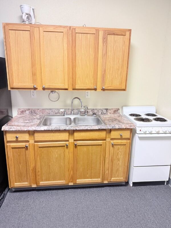 Building Photo - 100 E Broadway St