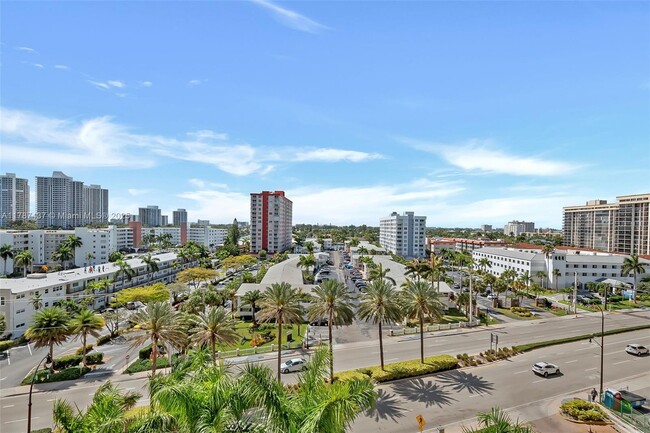 Building Photo - 3140 S Ocean Dr