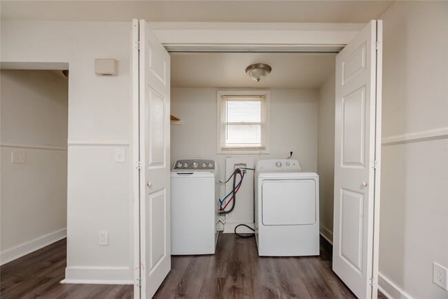 Building Photo - 144 Adams St