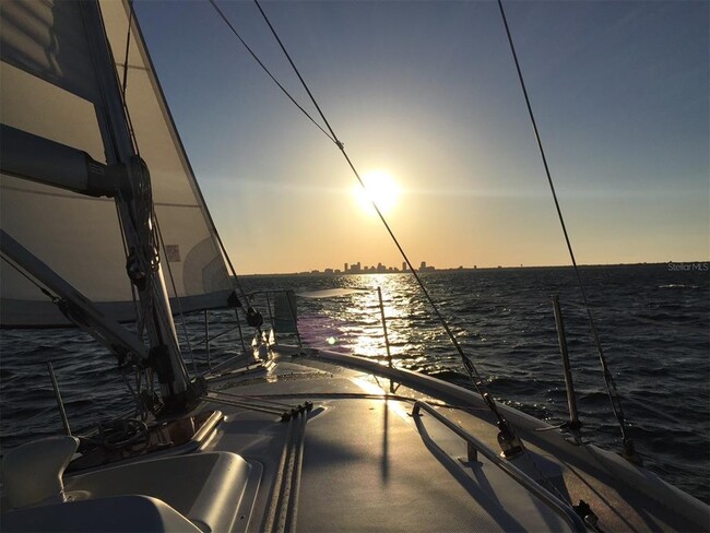 Building Photo - 5635 24th Ave N