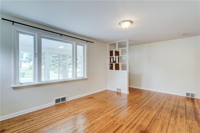 Building Photo - 159 Harwick Rd