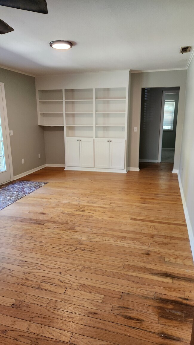 Building Photo - 3114 Tanglewood Dr