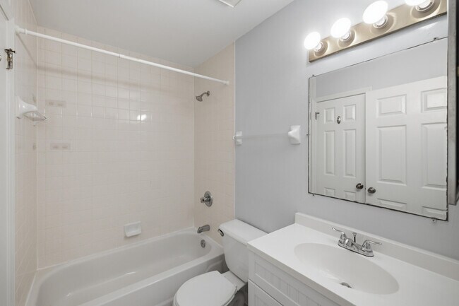 Building Photo - 200 Sandestin Ln