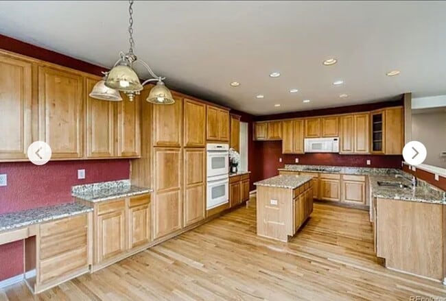 Building Photo - 11087 Valleybrook Cir