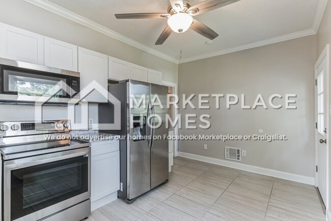 Building Photo - 2155 State St