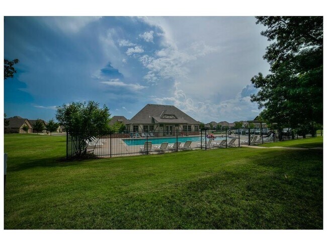 Building Photo - 17408 Braken Dr