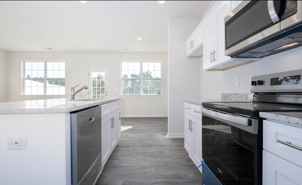 Building Photo - 1406 Maltese Ln
