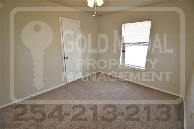 Building Photo - 2600 Lucille Dr