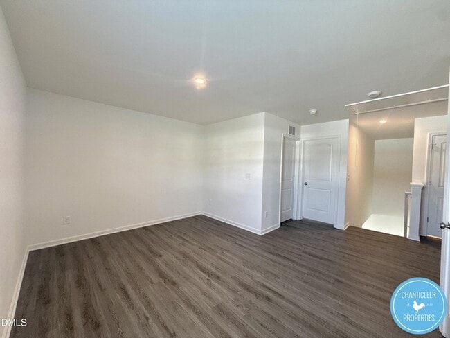 Building Photo - 49 Suhani Ln