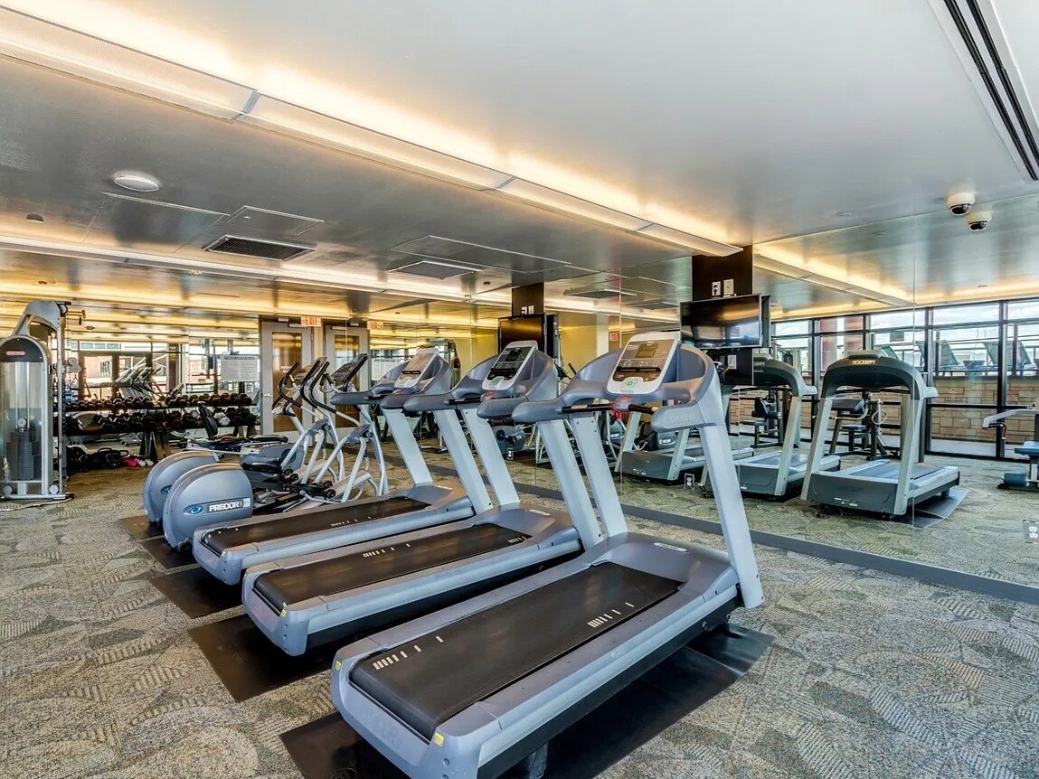 Building Photo - 310 S 4th St