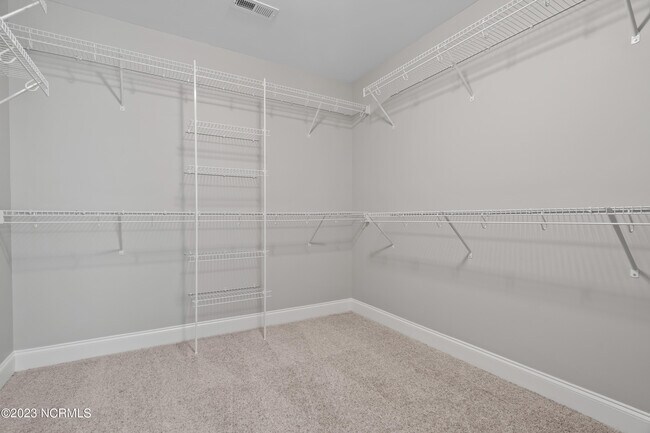 Building Photo - 221 Salty Dog Ln