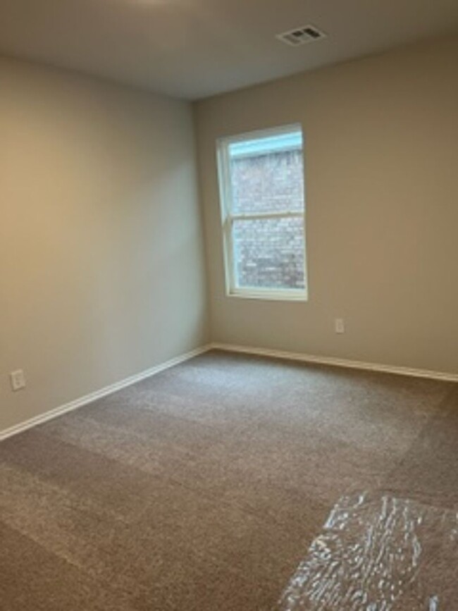 Building Photo - FIRST MONTH FREE - Beautiful New Home!