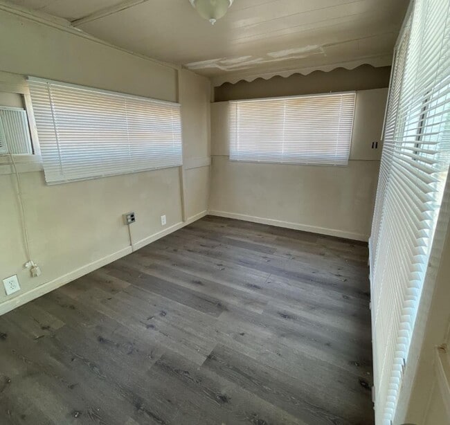 Building Photo - 2805 N Fairview Ave