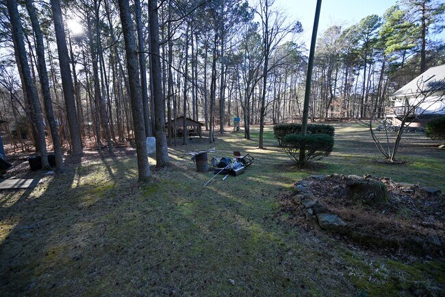 Building Photo - Stunning 3BR / 3BA Home on 2.48 Acres – Hillsborough, NC