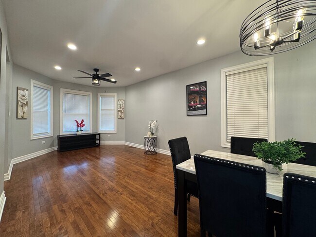 Building Photo - 4317 W 21st Pl