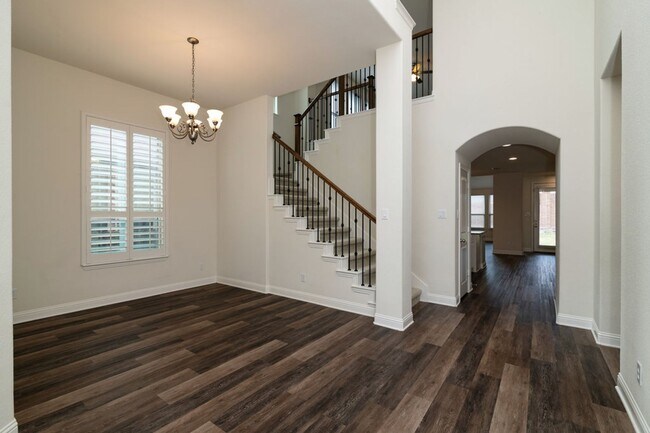 Building Photo - Spectacular and spacious home in Parkside!!