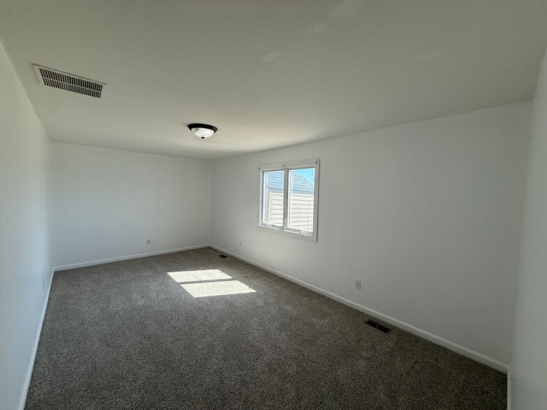 Building Photo - 611 River Rock Pass