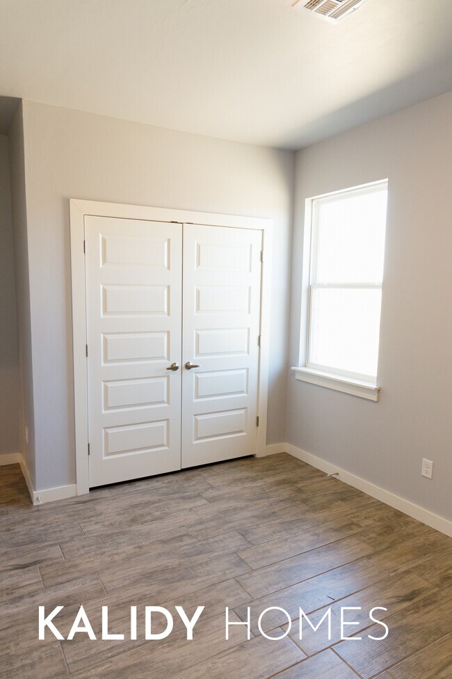 Building Photo - 306 Kirks Holw