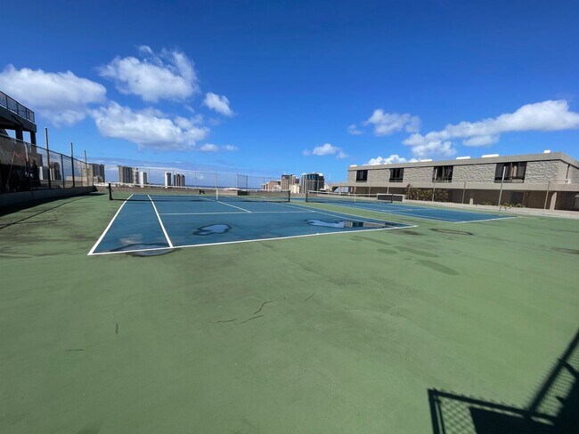 Building Photo - Dowsett Point- 1BR/1BA with Parking, Secur...