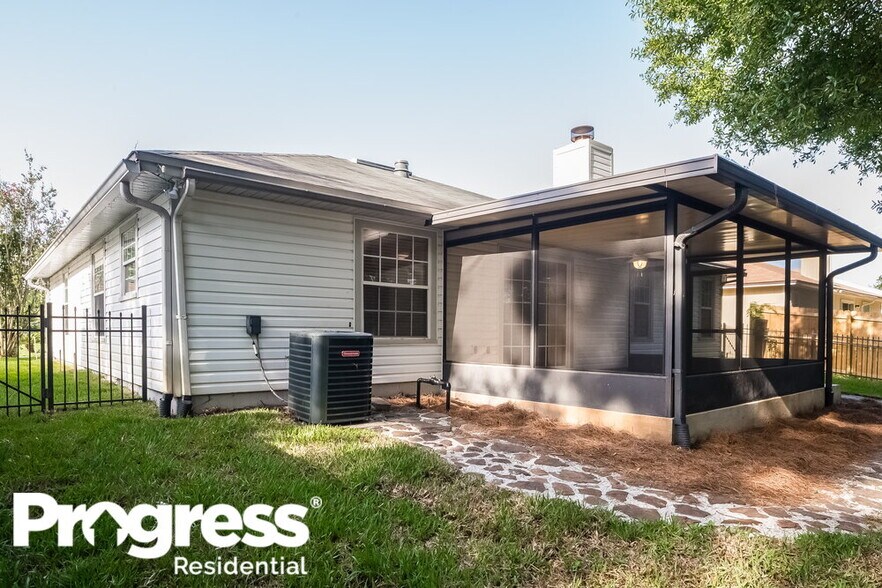 Building Photo - 3571 Barbizon Ct