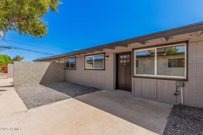 Building Photo - 3331 N 66th Pl