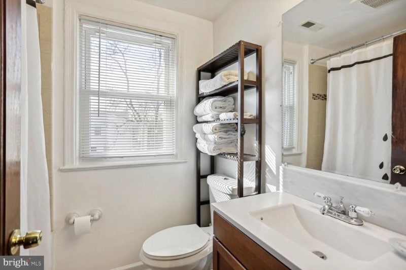 Building Photo - 844 Sligo Ave