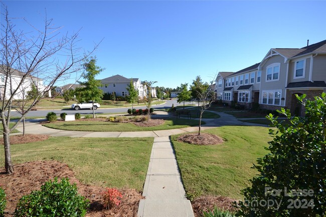 Building Photo - 11014 Chalkbark Ln