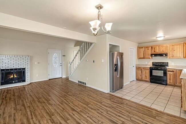 Building Photo - Charming 3 Bedroom Home in Quiet Orchard Mesa Cul-de-Sac