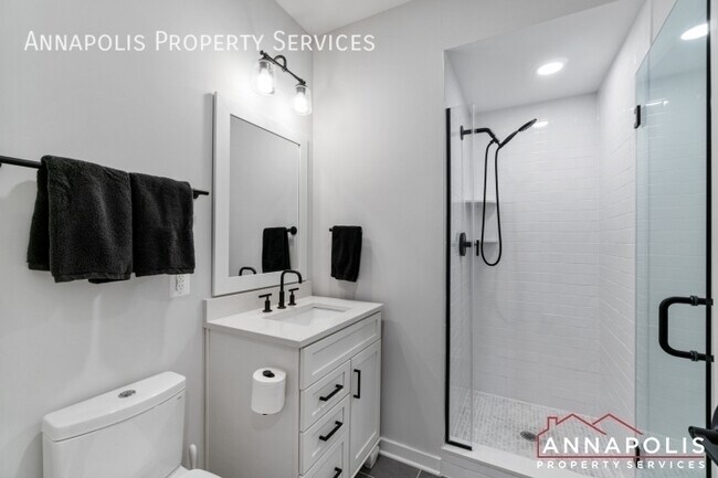 Building Photo - 285 West St