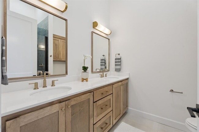 Building Photo - 18817 Selah Wy