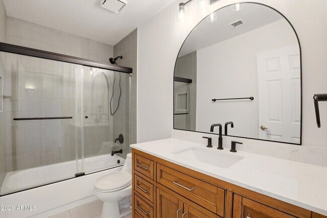 Building Photo - 9012 E Sutton Dr