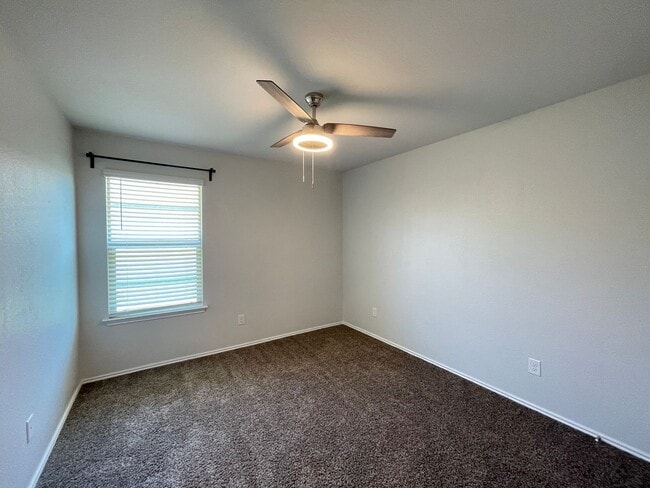 Building Photo - 301 Saddleback Trl
